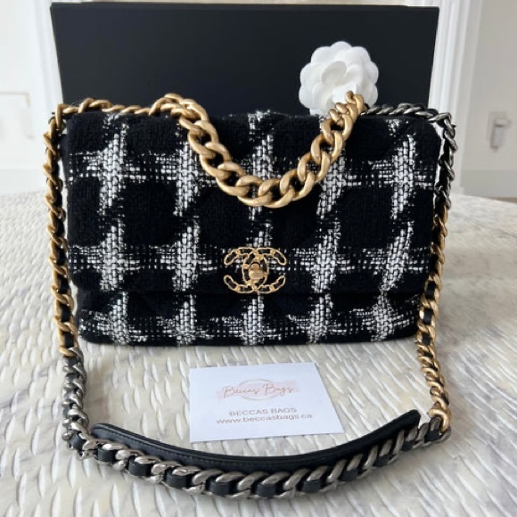 CHANEL 19 BAG (AUTHENTIC) - Picture 2 of 12